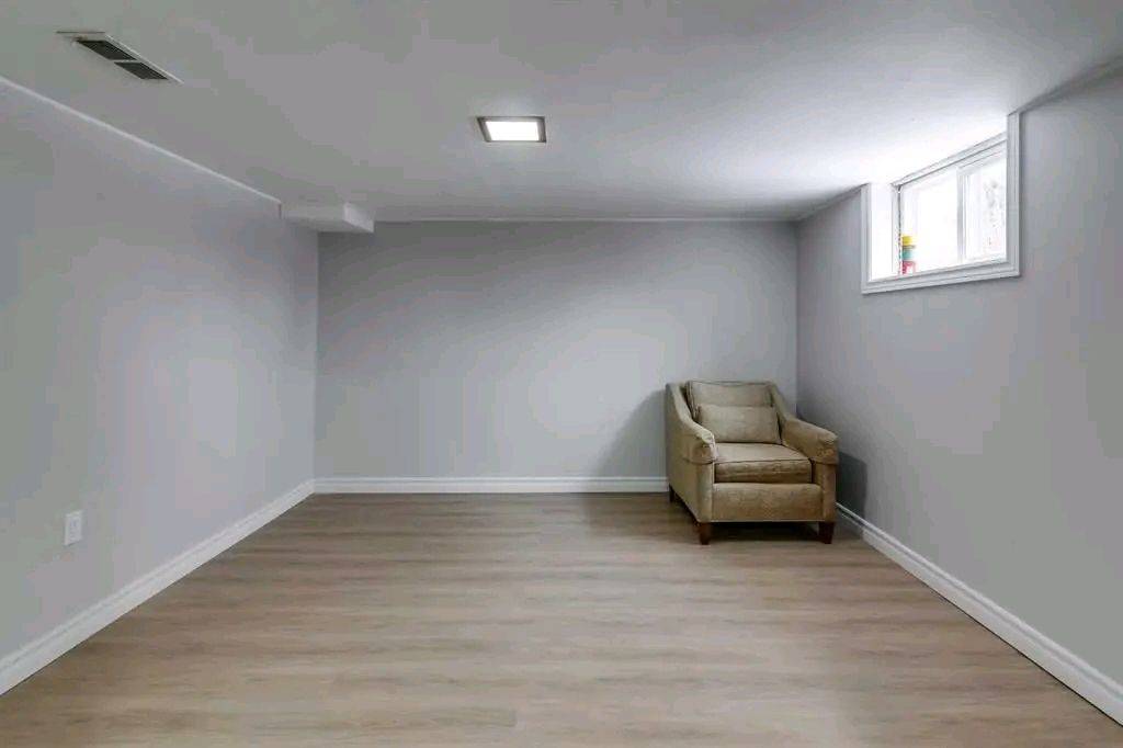 Toronto E04, ON M1R 1E1,19 Bardwell CRES #Bsmt B