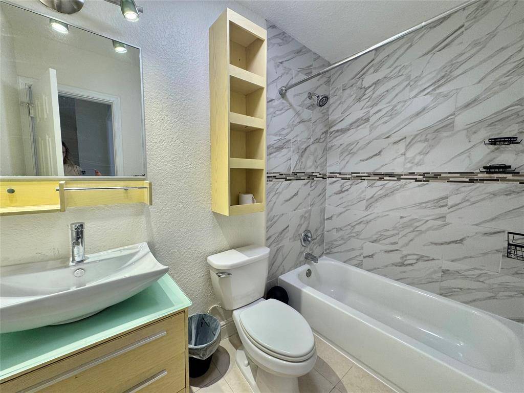 Fort Lauderdale, FL 33304,660 NE 11th Ave #203