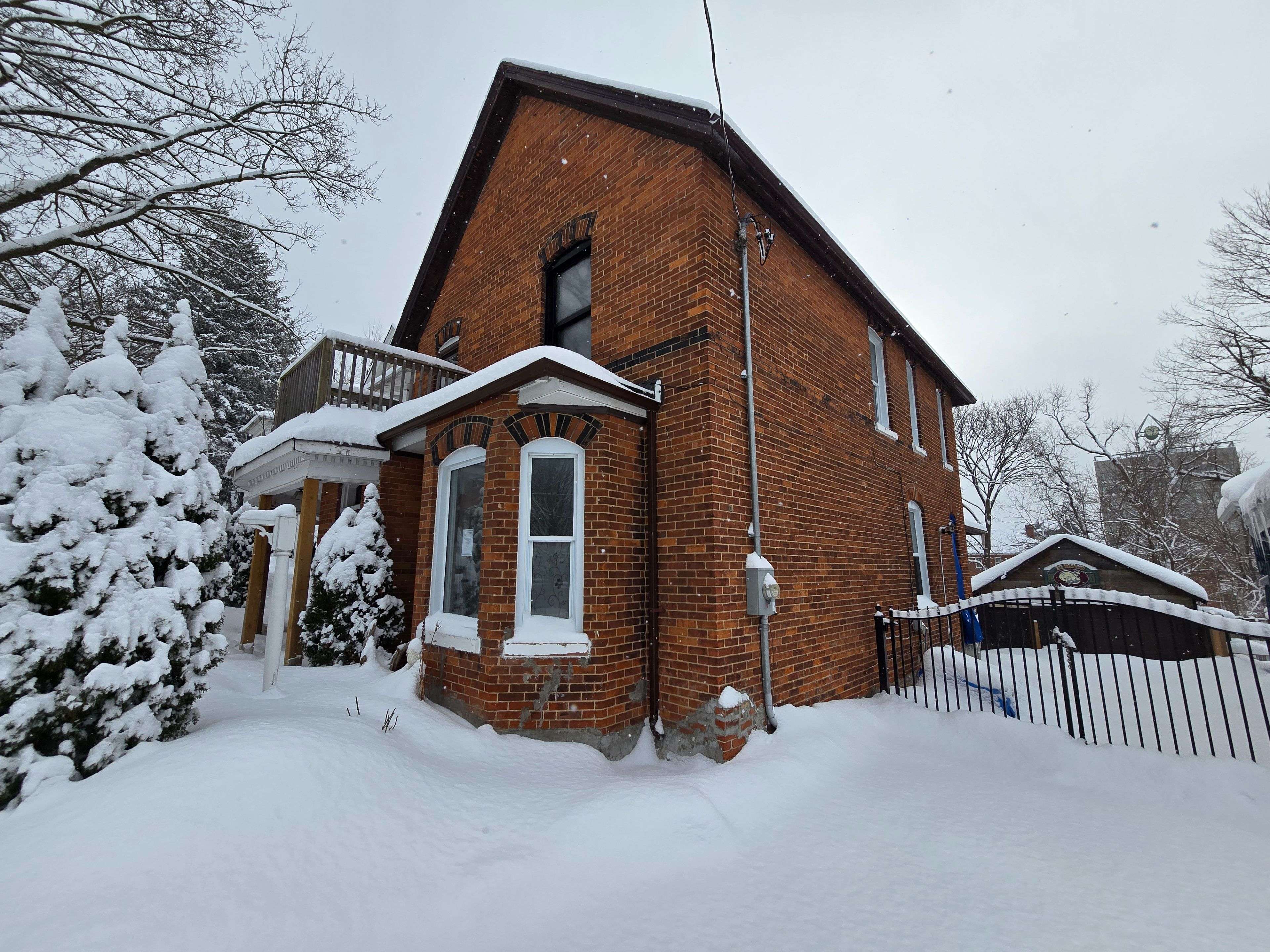 Barrie, ON L4M 1P4,67 Mcdonald ST