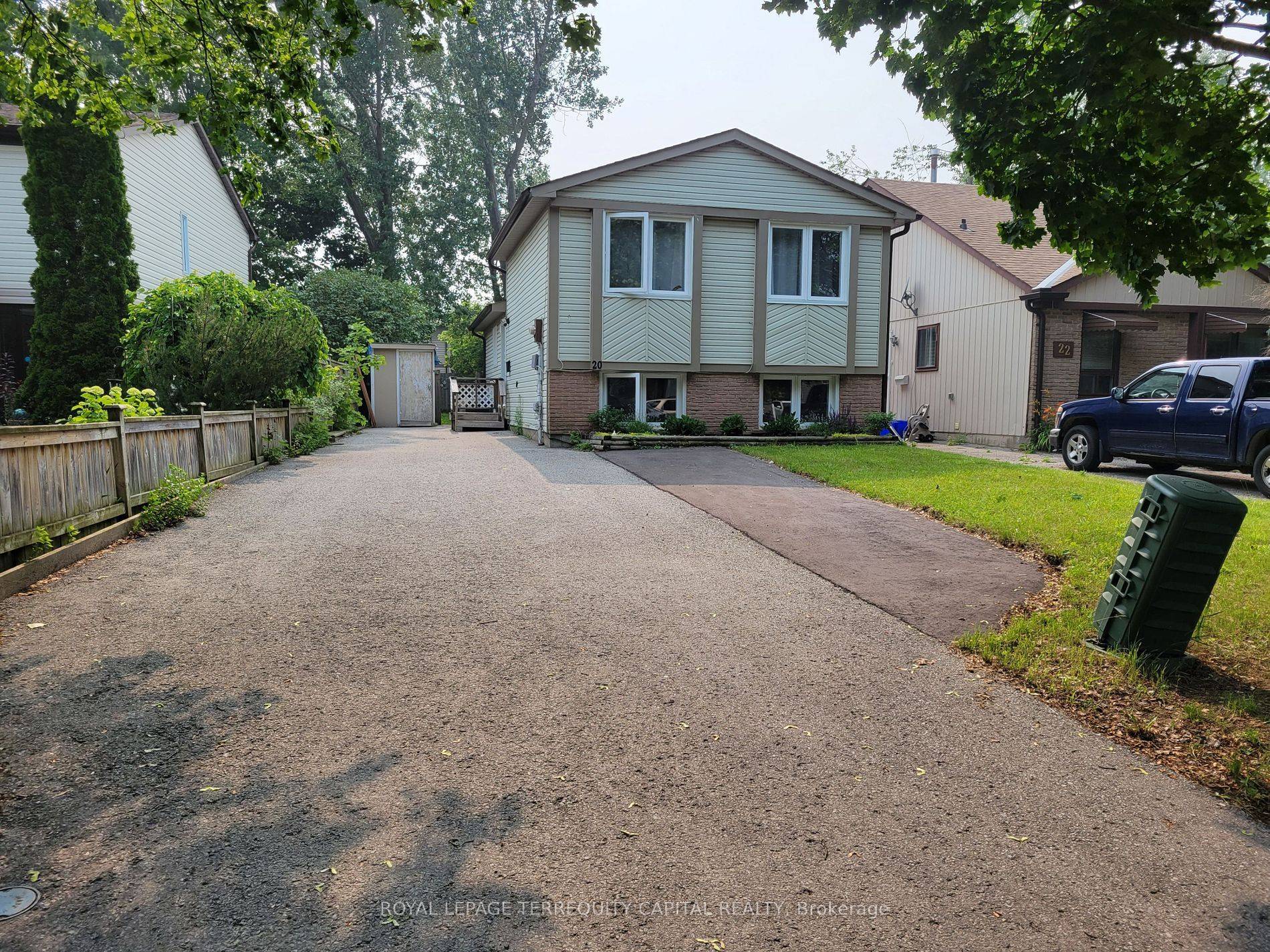 Barrie, ON L4N 5B3,20 Mowat CRES #Lower