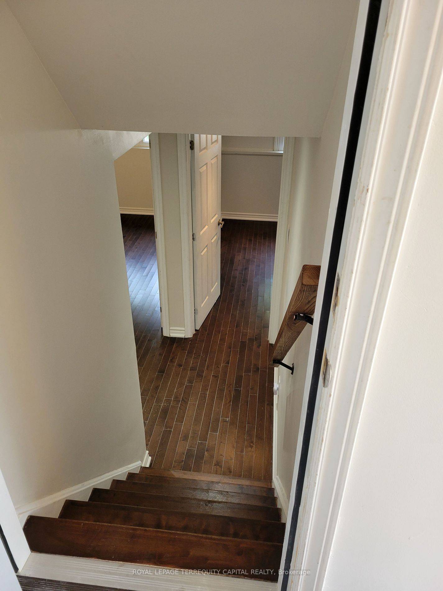 Barrie, ON L4N 5B3,20 Mowat CRES #Lower