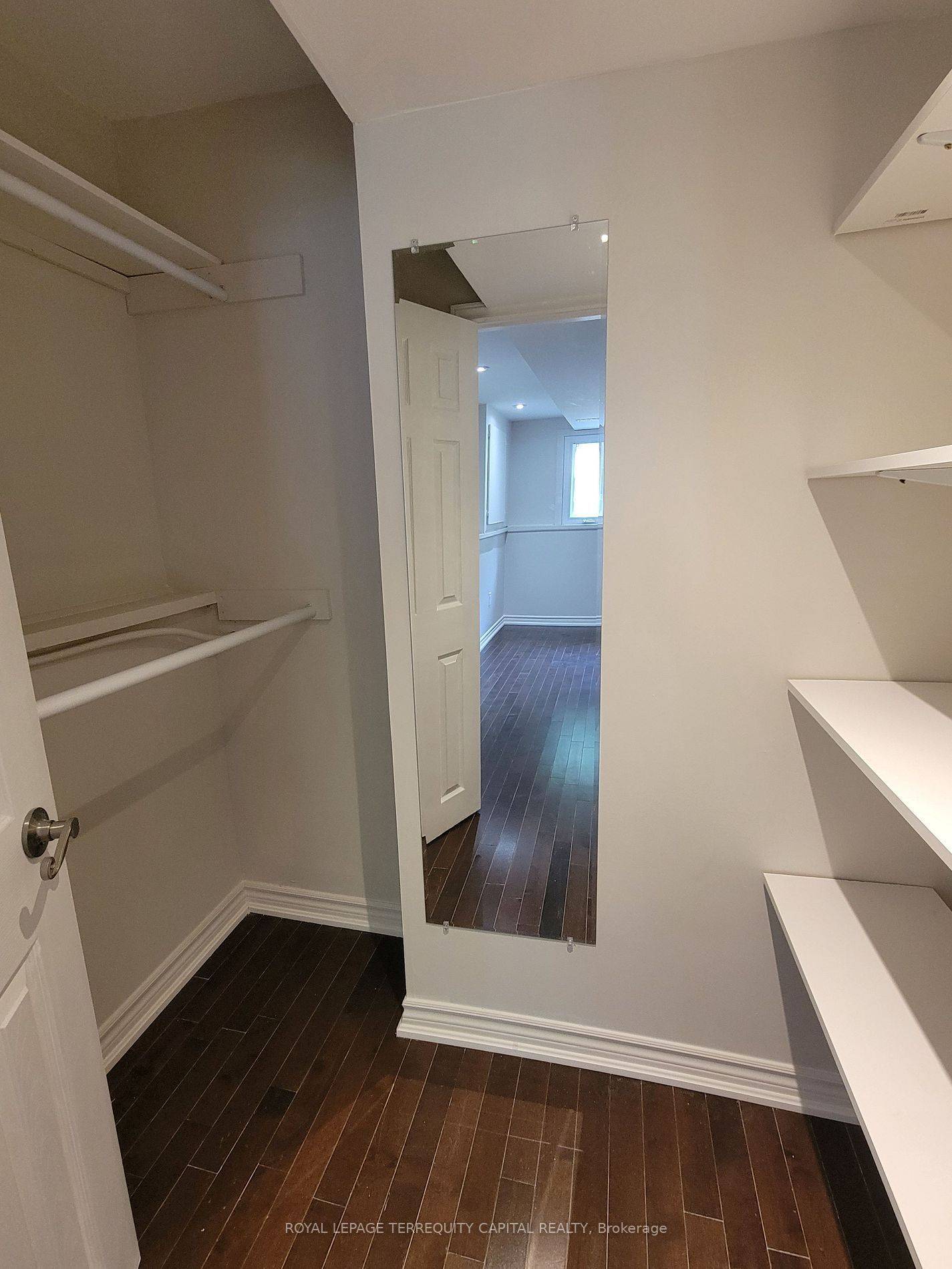 Barrie, ON L4N 5B3,20 Mowat CRES #Lower