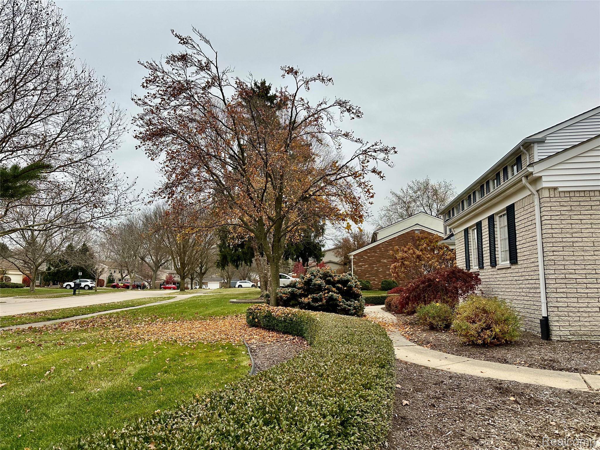 Troy, MI 48098,4213 Wentworth DR