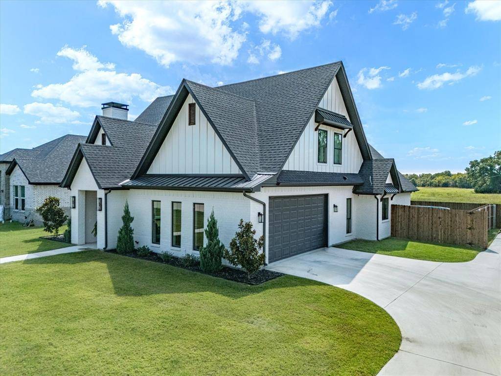 Bridgeport, TX 76426,2204 Briarwood Drive