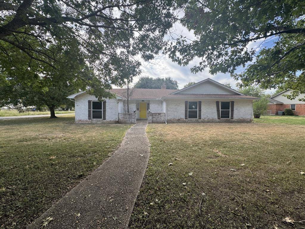 Mart, TX 76664,1516 E Mclennan Avenue