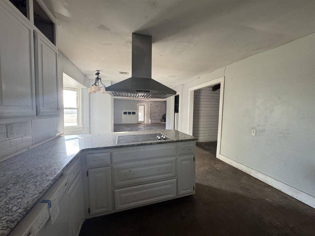 Mart, TX 76664,1516 E Mclennan Avenue