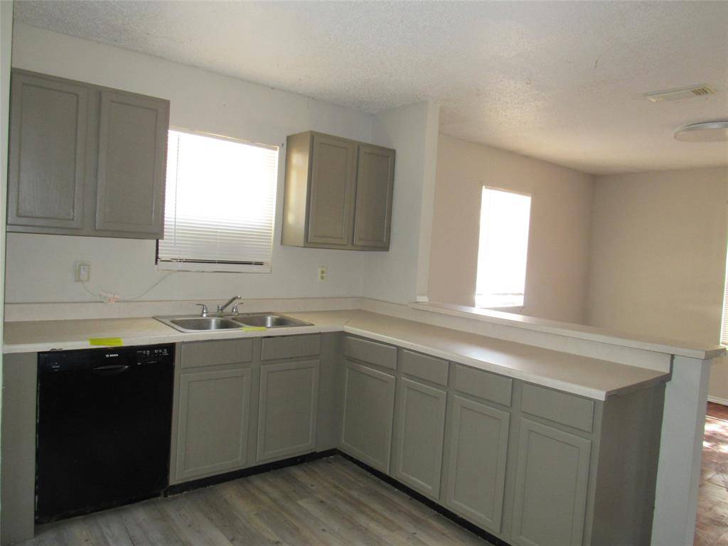 Clifton, TX 76634,301 County Road 1607