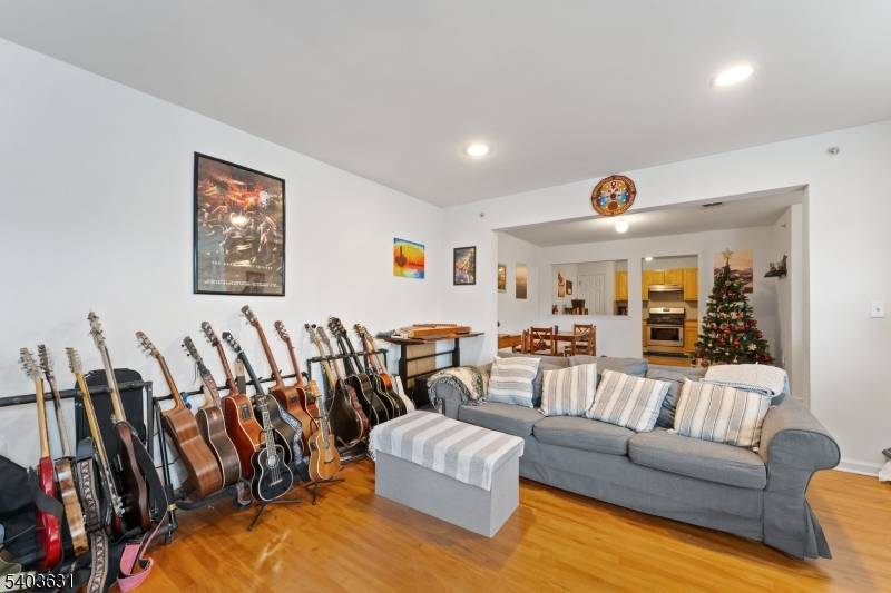 Piscataway Twp., NJ 08854,168 Forest Dr