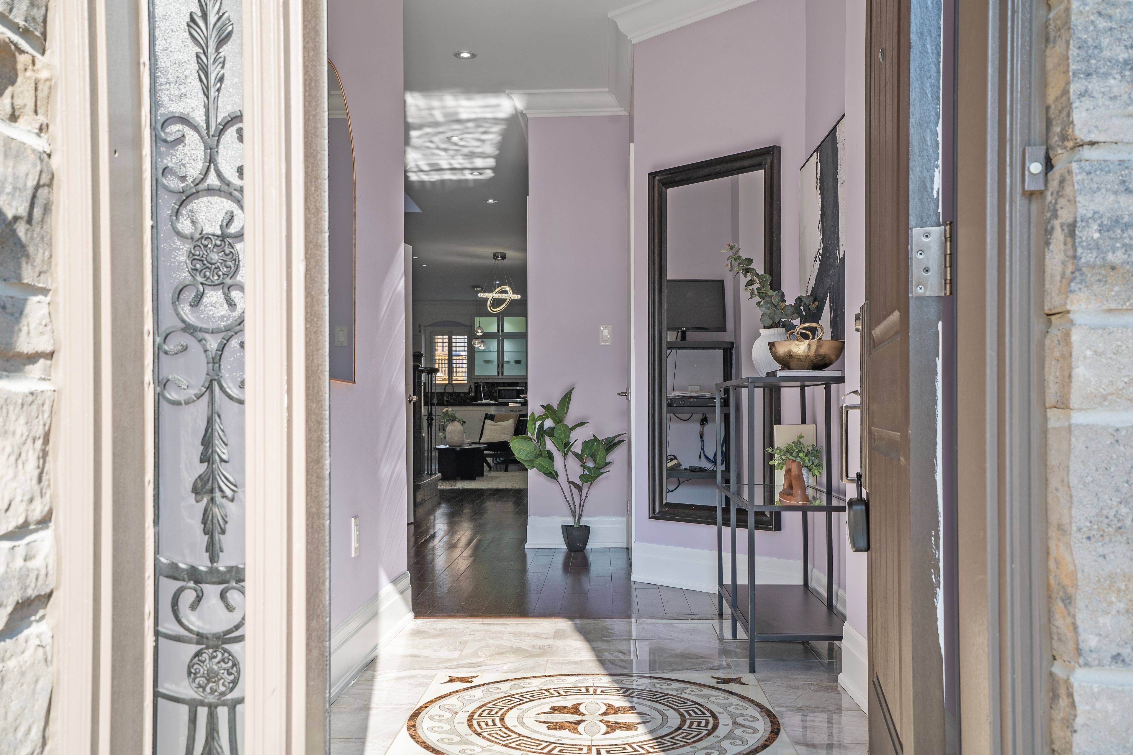 Toronto E06, ON M1L 3N1,71 August AVE