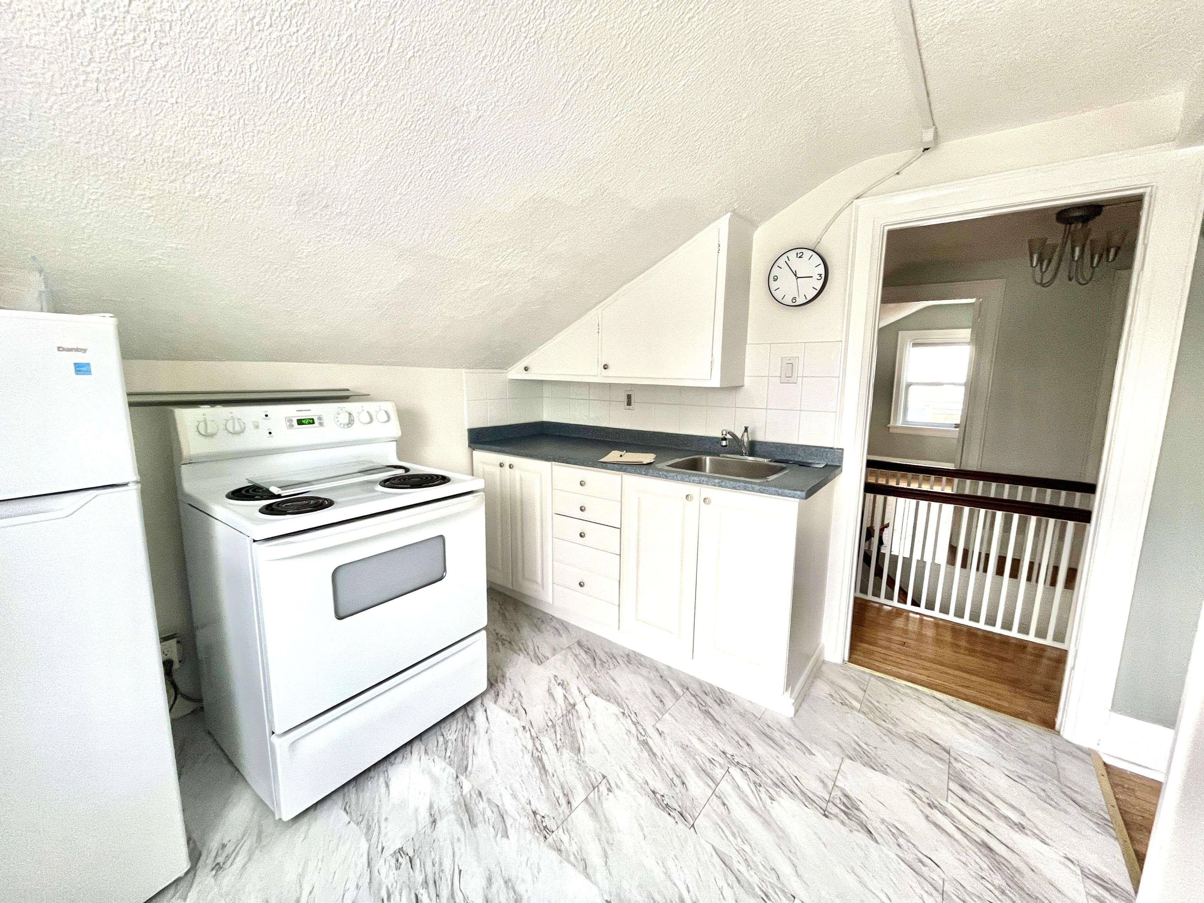 Oshawa, ON L1G 4C3,164 Centre ST N