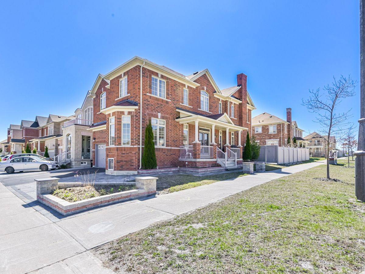 Whitchurch-stouffville, ON L4A 0V4,1 Juglans CRES