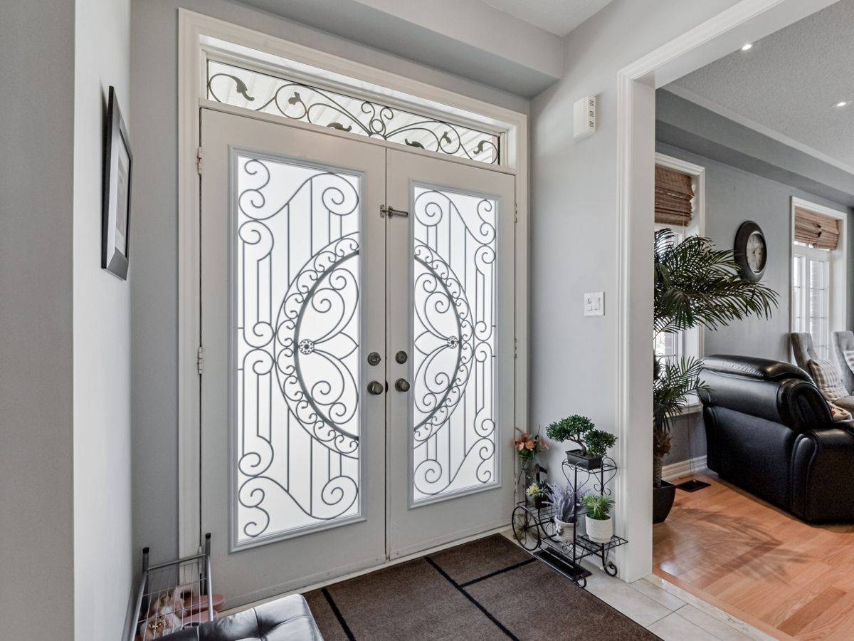 Whitchurch-stouffville, ON L4A 0V4,1 Juglans CRES