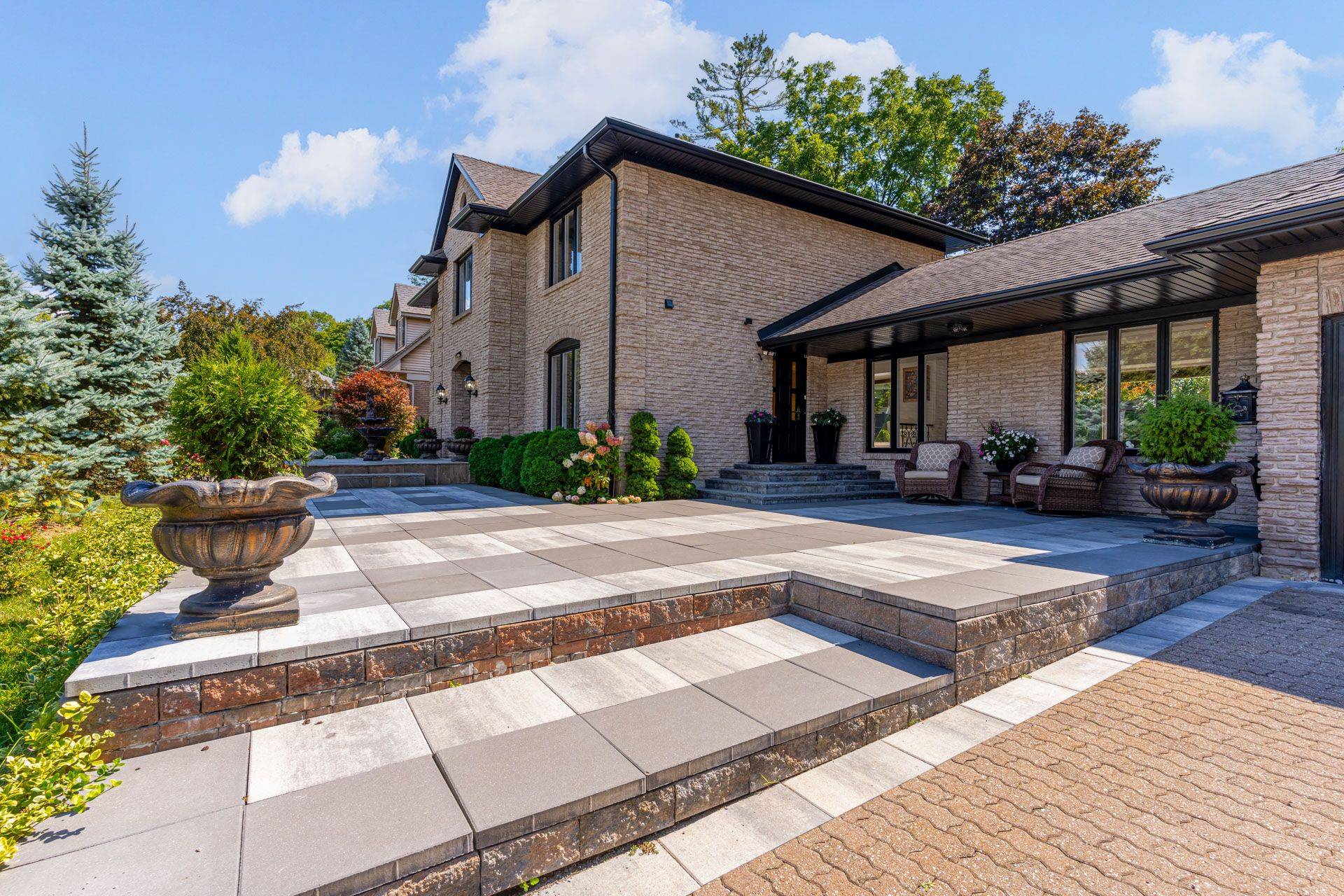 Hamilton, ON L9G 3R7,28 Stonegate DR