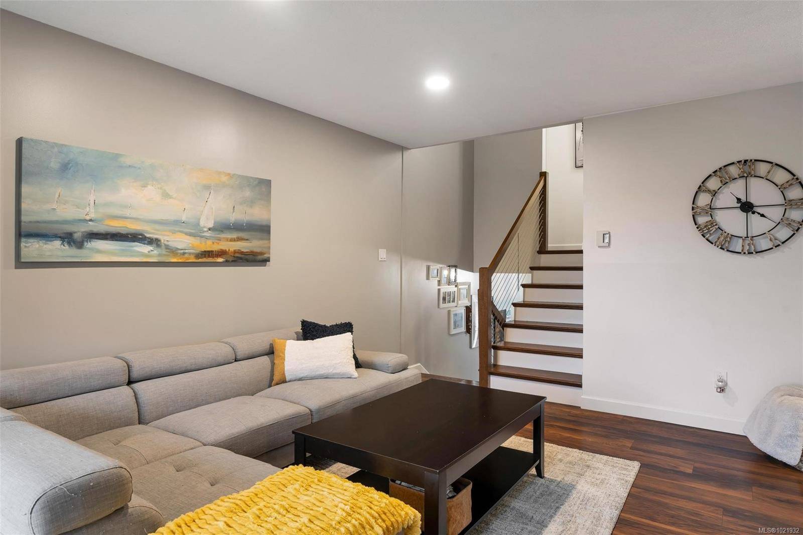 Esquimalt, BC V9A 2P1,897 Admirals Rd #17