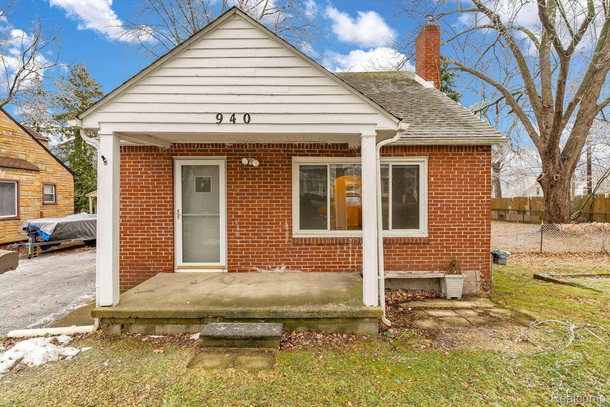 Pontiac, MI 48340,940 Cameron AVE