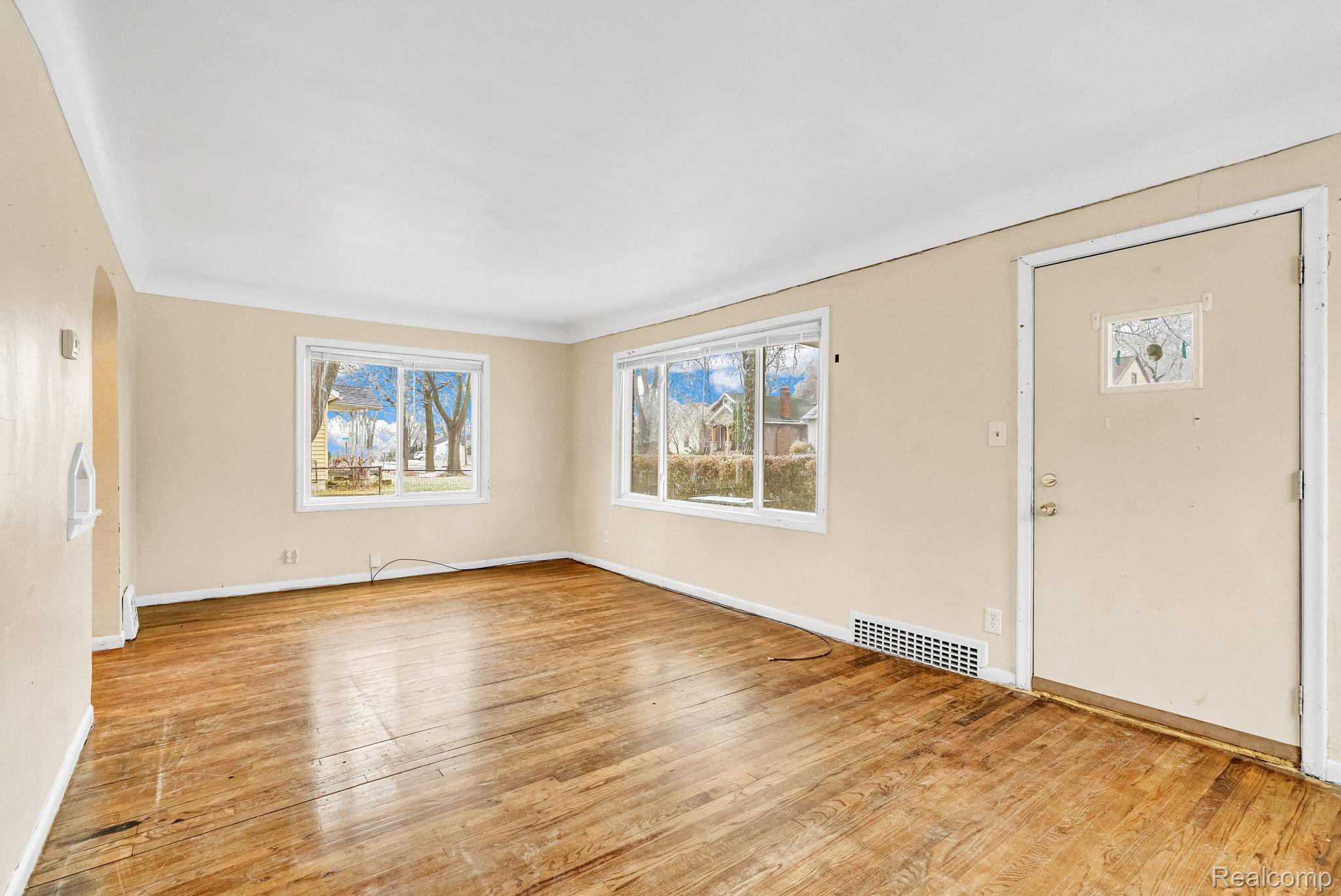 Pontiac, MI 48340,940 Cameron AVE