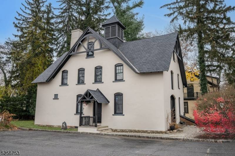 Morristown Town, NJ 07960,10 Oak St