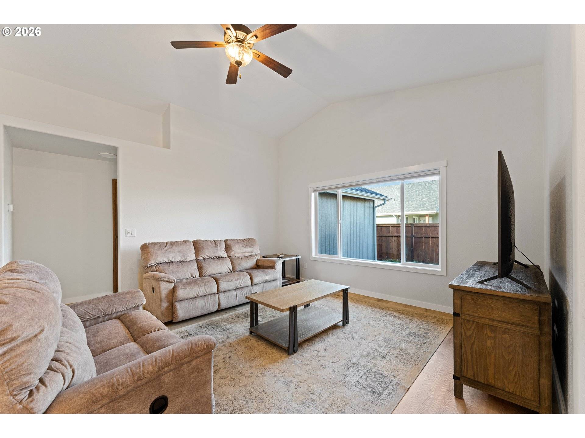 Grants Pass, OR 97527,1876 SW MISTYBROOK DR