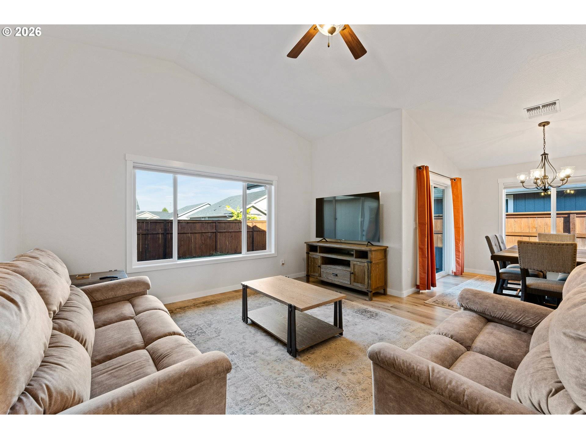 Grants Pass, OR 97527,1876 SW MISTYBROOK DR