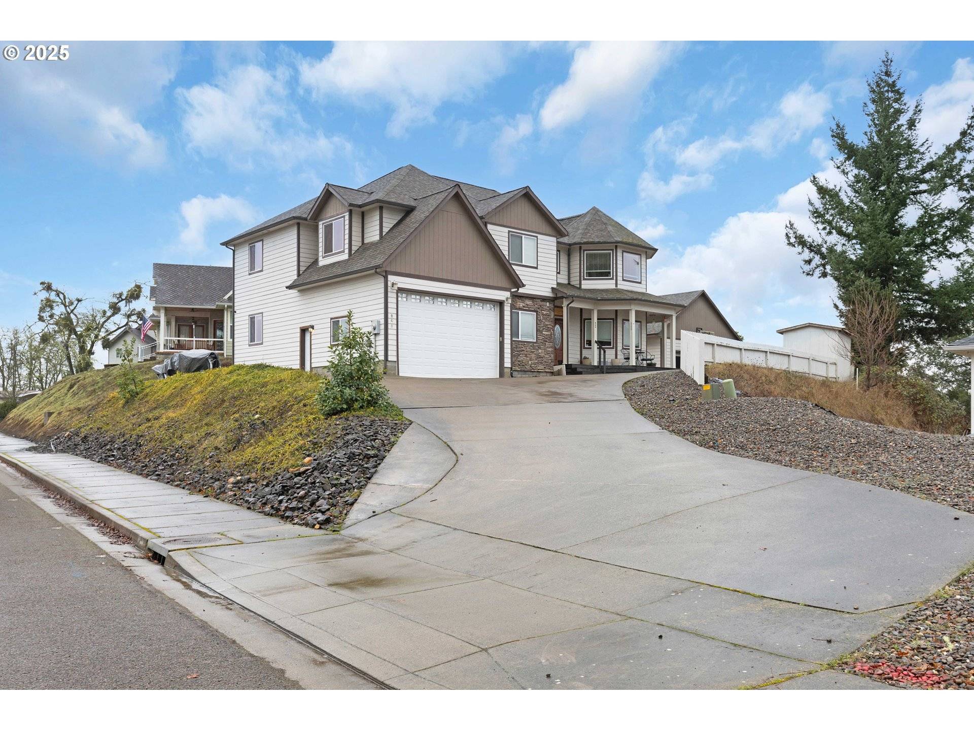 Roseburg, OR 97470,860 NE VENTURA ST