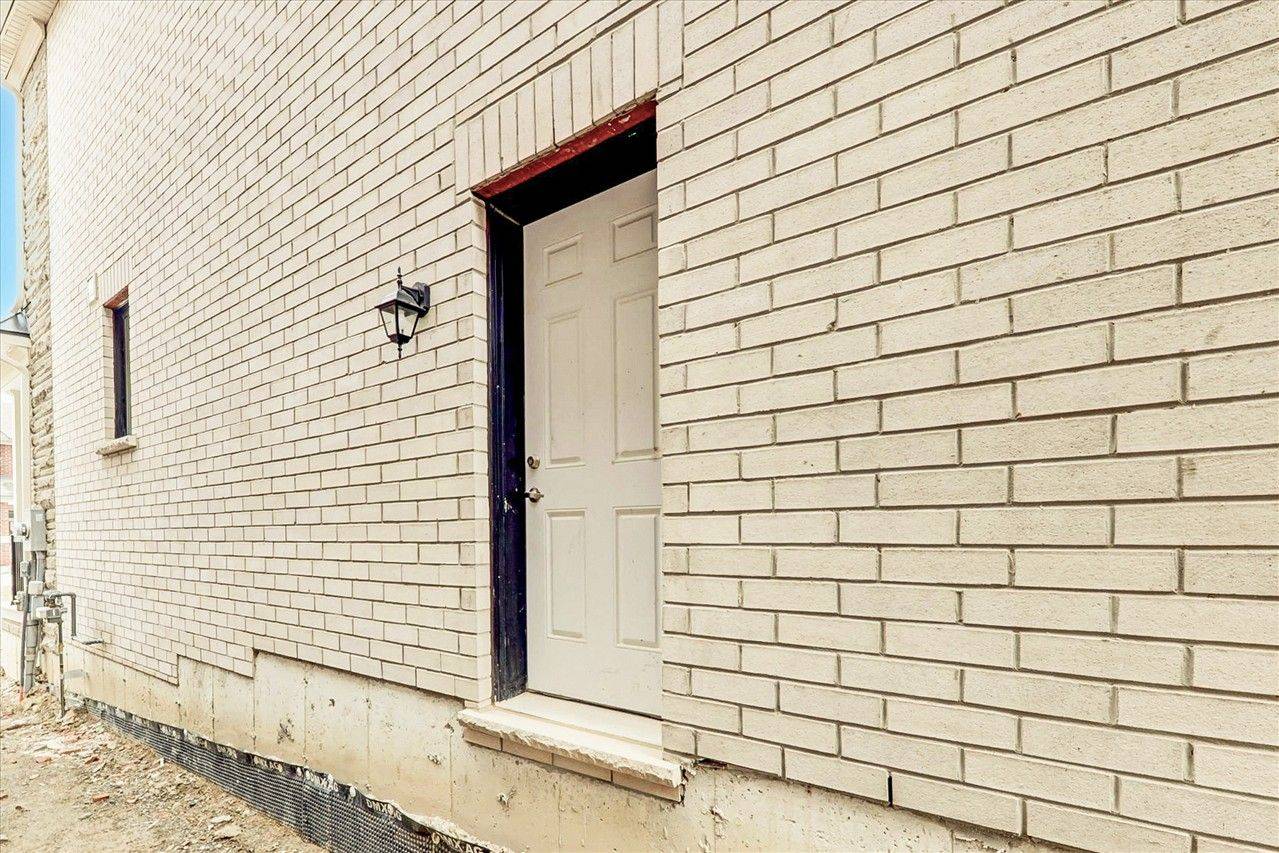 Pickering, ON L1X 0N8,1444 Mourning Dove LN