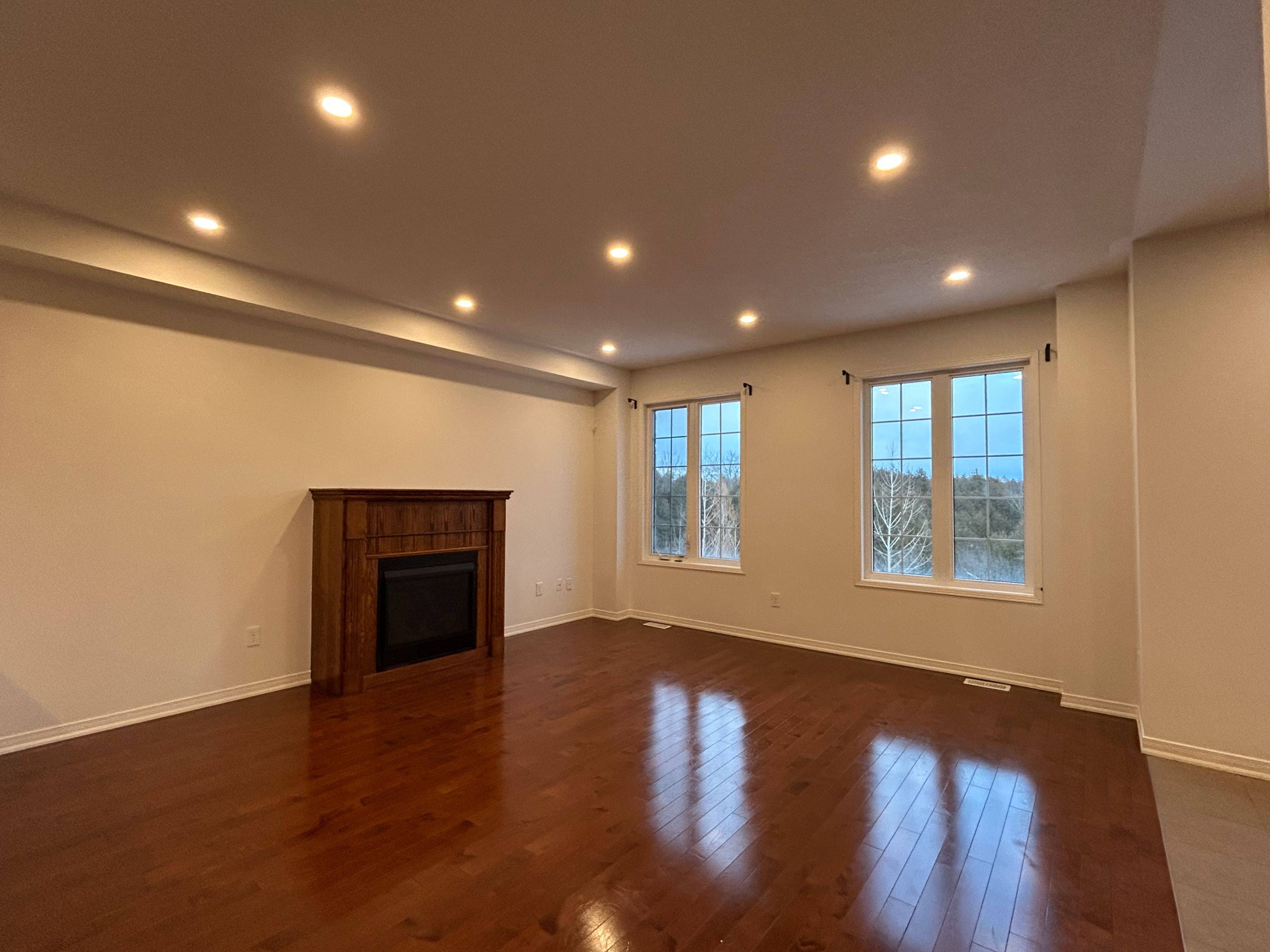 Oshawa, ON L1H 7K4,2381 Secreto DR