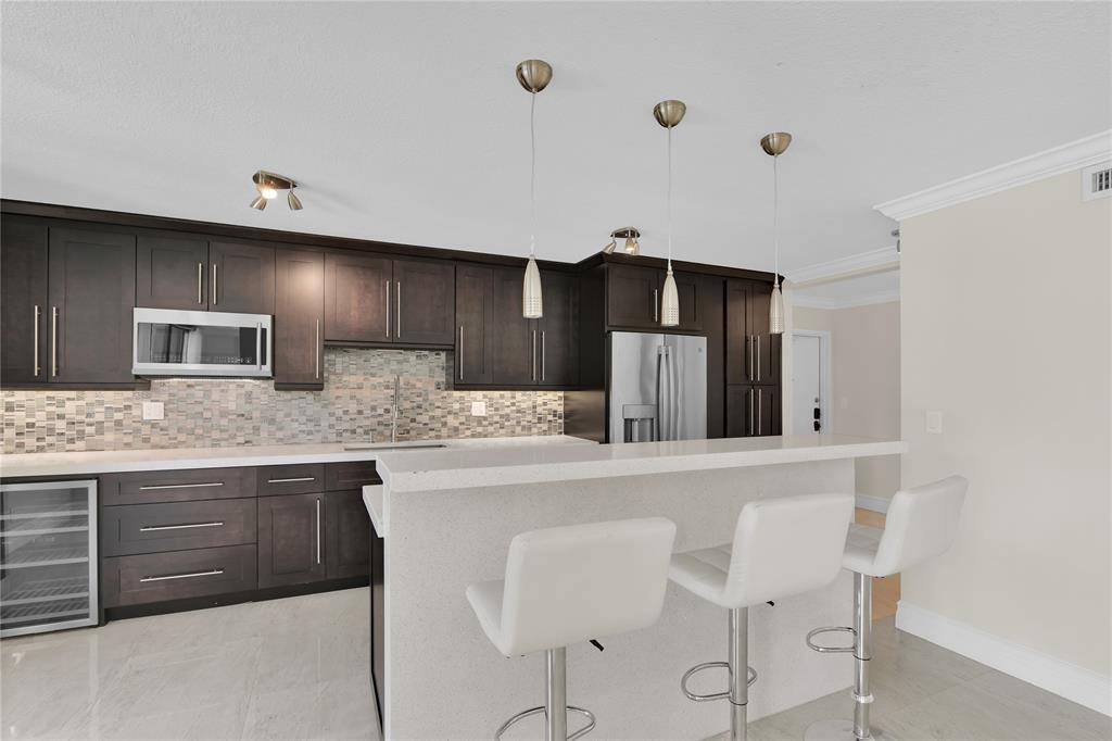 Boca Raton, FL 33432,250 E Royal Palm Rd #2A