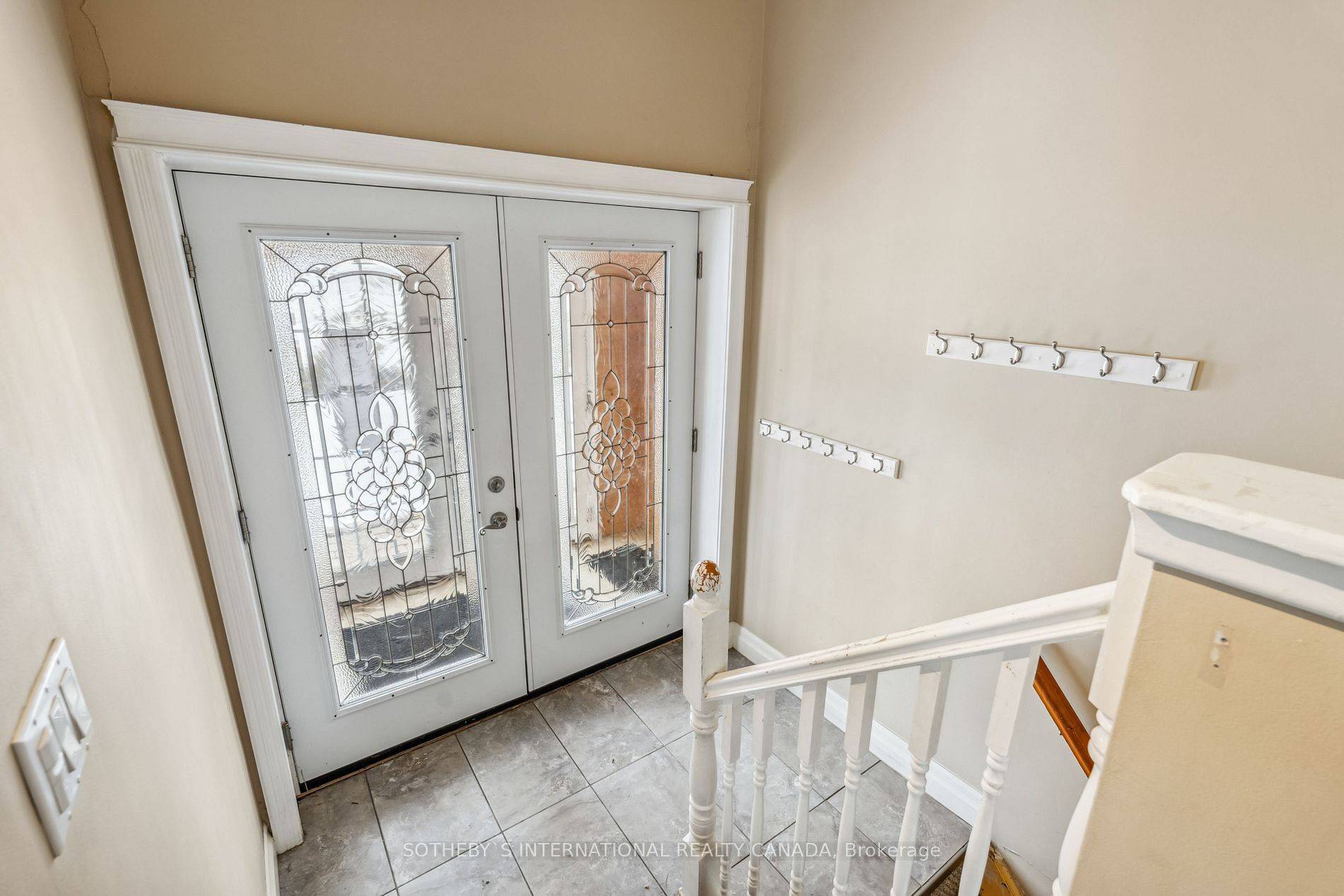 Newmarket, ON L3Y 2E8,118 Queen ST