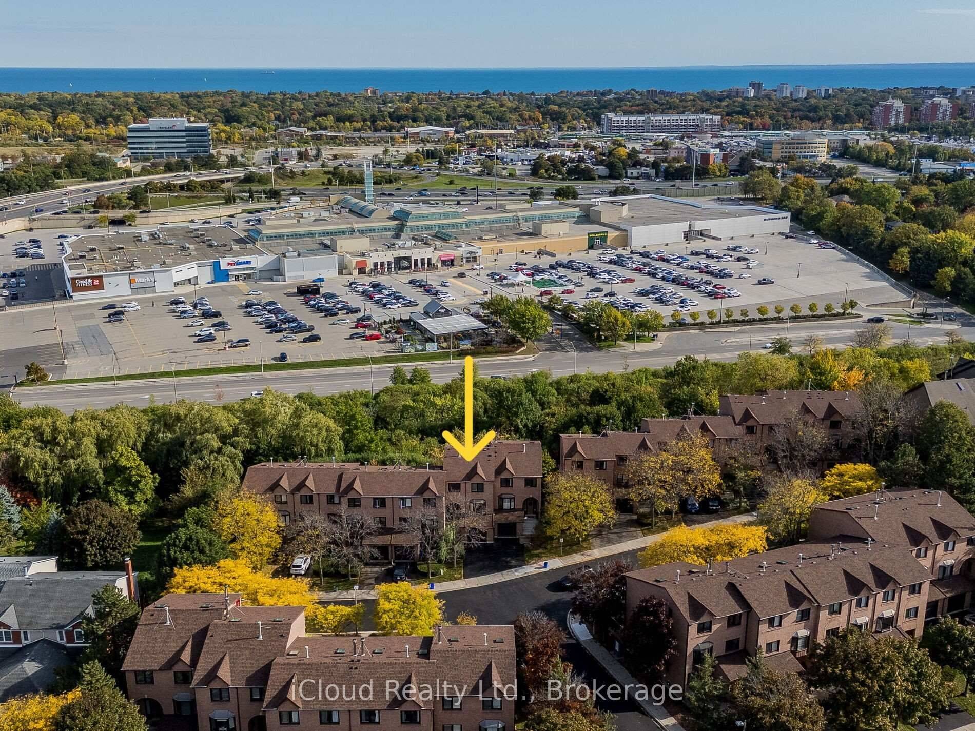 Oakville, ON L6H 2B5,1100 Queens AVE #16