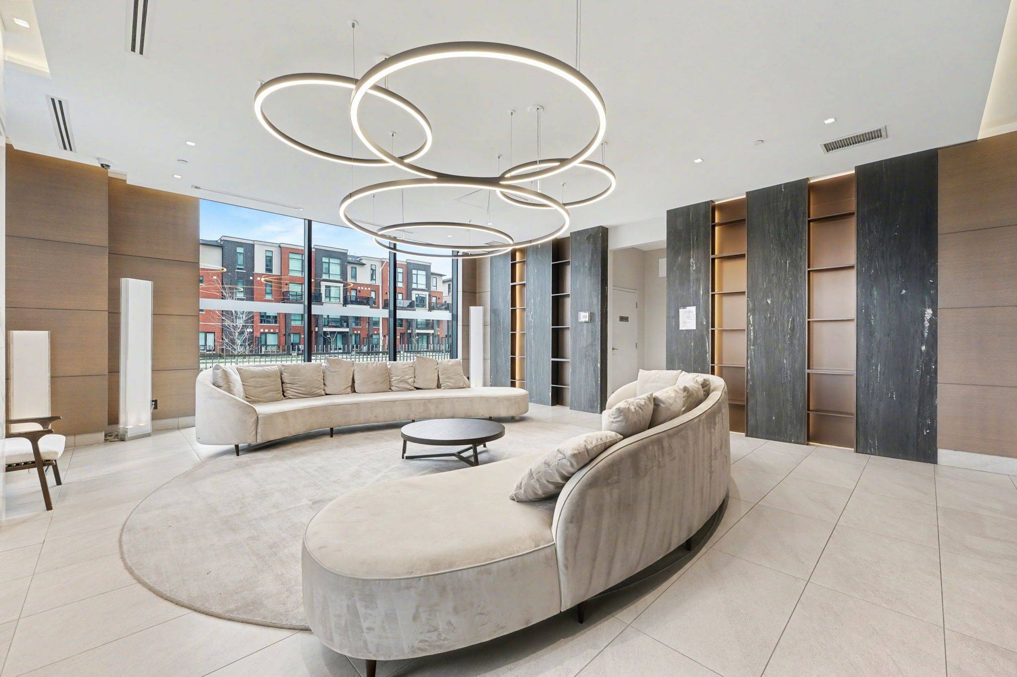 Brampton, ON L7A 0B6,180 Veterans DR #807