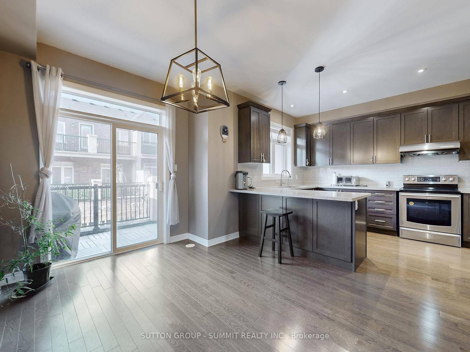 Oakville, ON L6M 0T5,3050 EBERLY WOODS DR