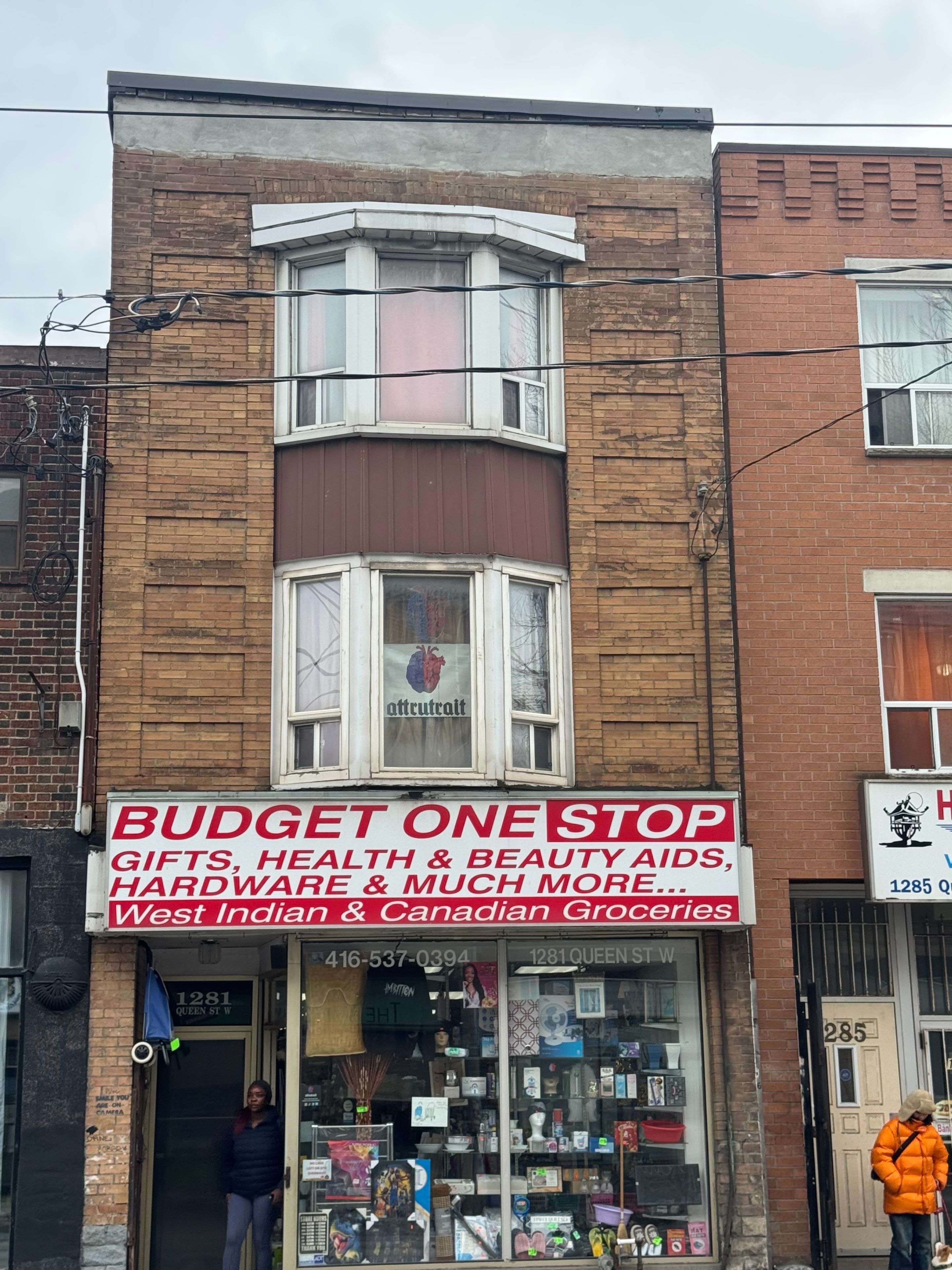 Toronto W01, ON M6K 1L6,1281 QUEEN ST W ST