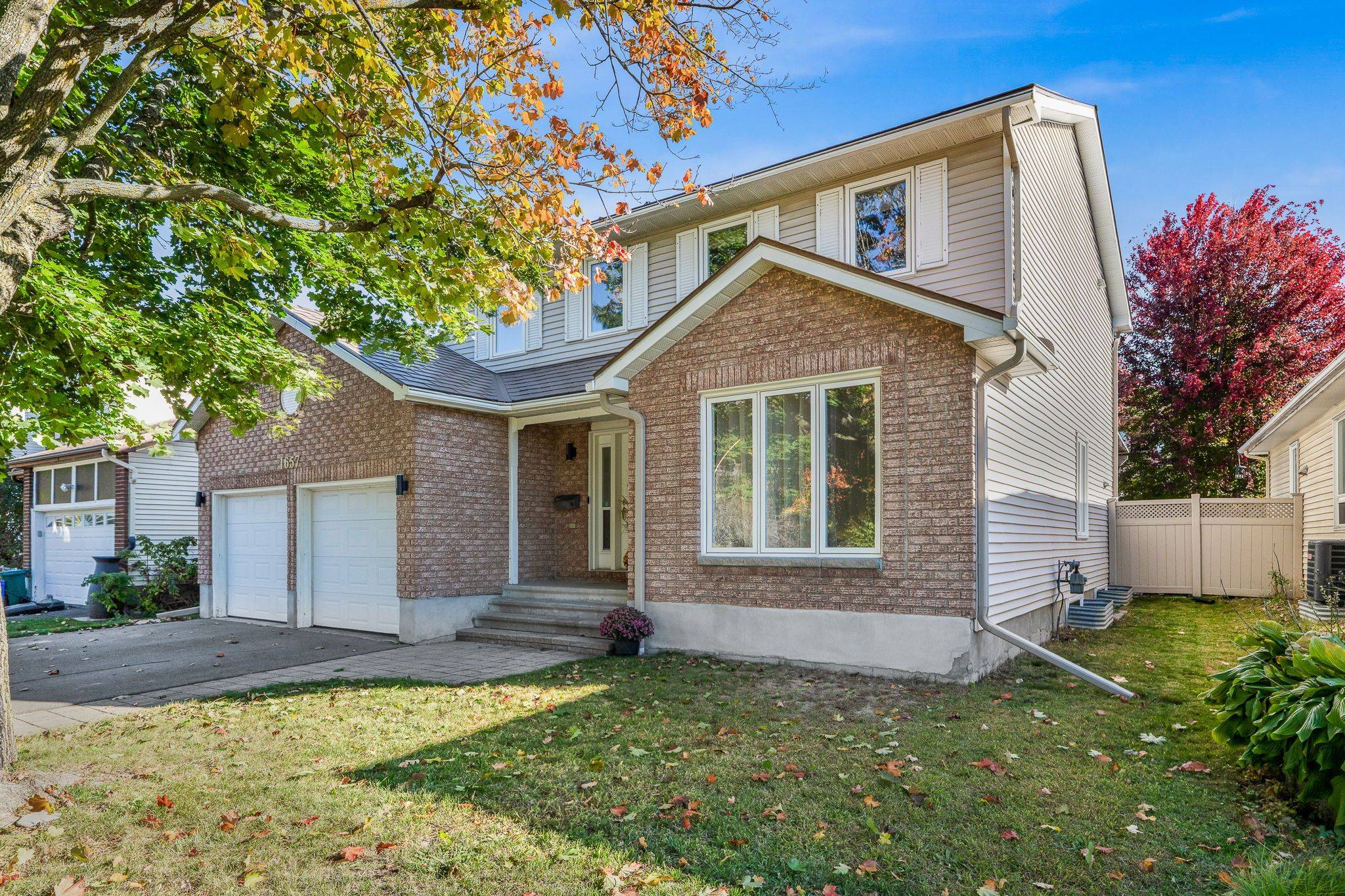 Orleans - Cumberland And Area, ON K4A 1W1,1657 Bottriell WAY