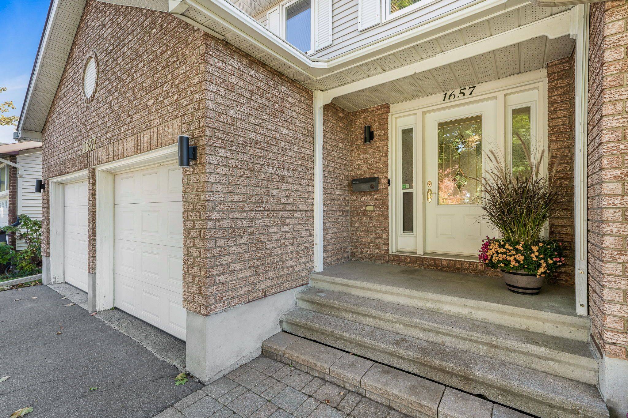 Orleans - Cumberland And Area, ON K4A 1W1,1657 Bottriell WAY