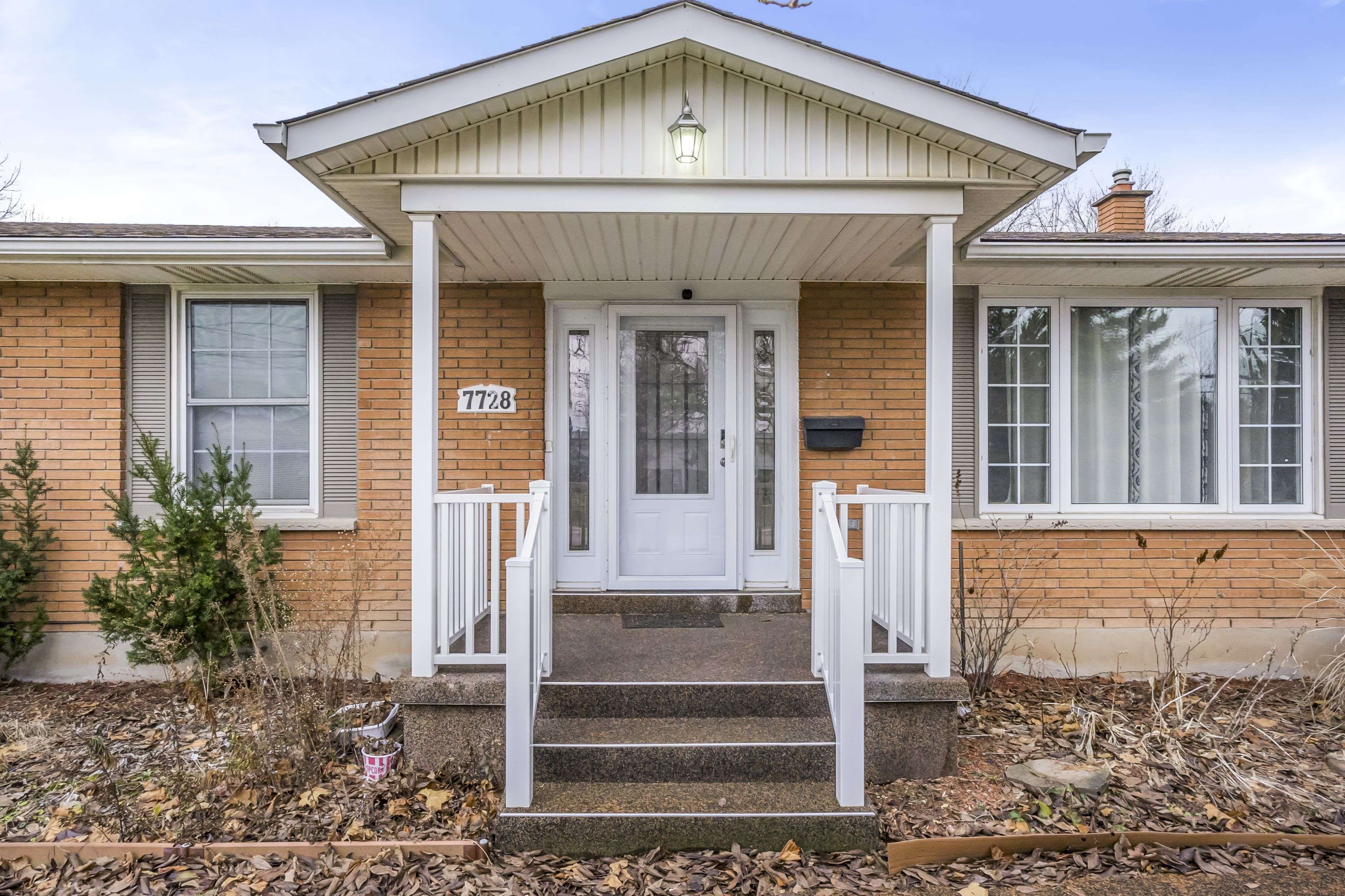 Niagara Falls, ON L2H 1E5,7728 WATSON ST