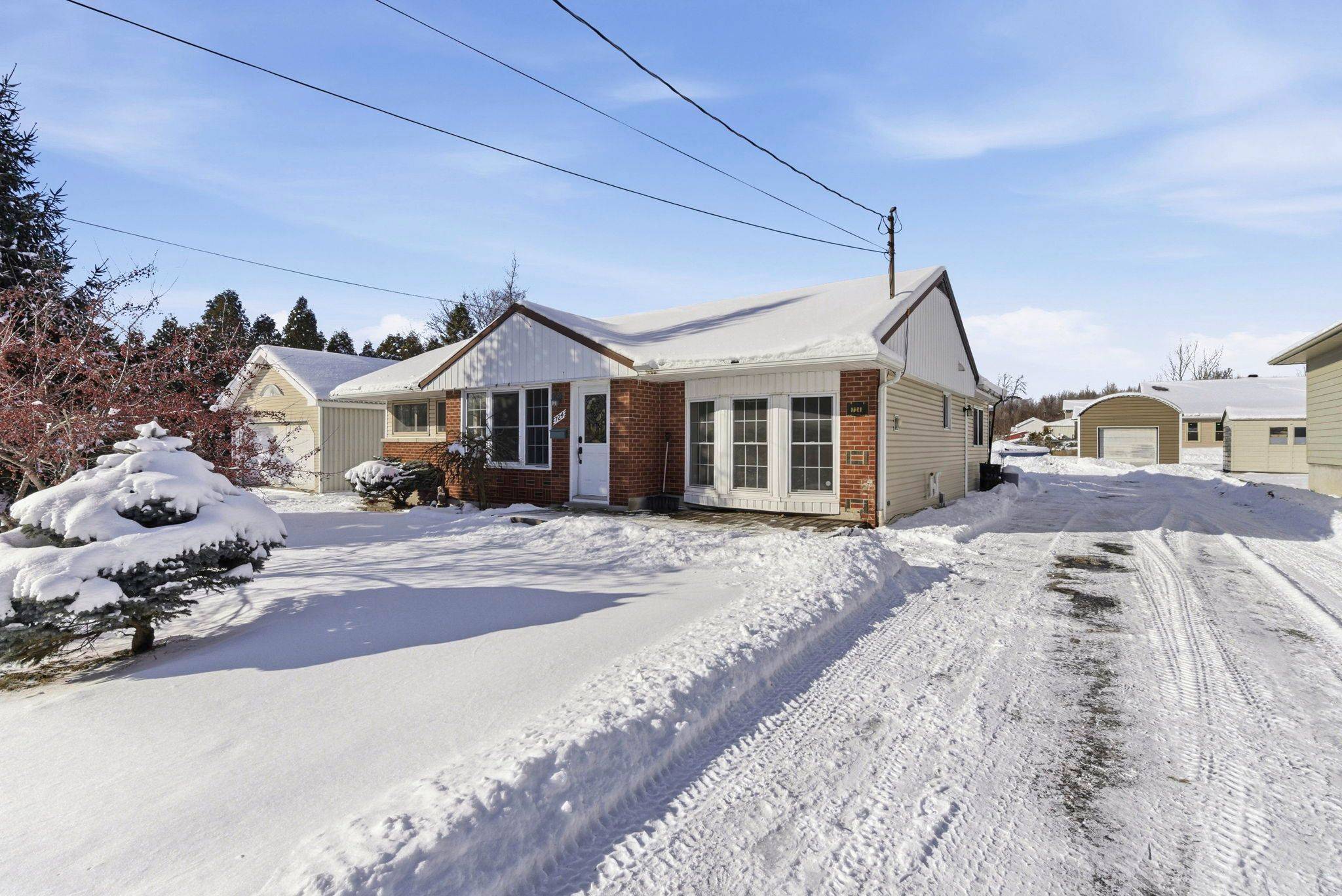 Cornwall, ON K6H 7G9,724 St Antoine ST