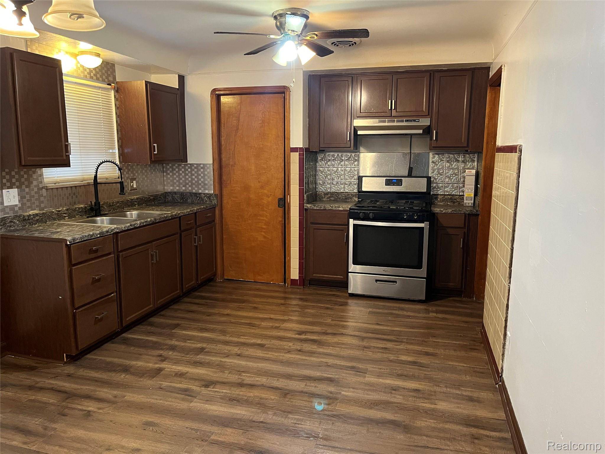 Detroit, MI 48203,19710 Greeley ST