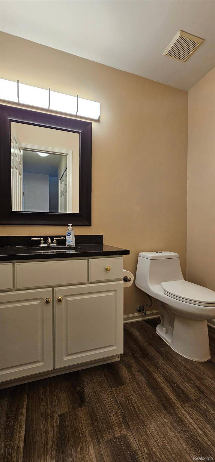 Waterford, MI 48327,322 LAKE MEADOW DR