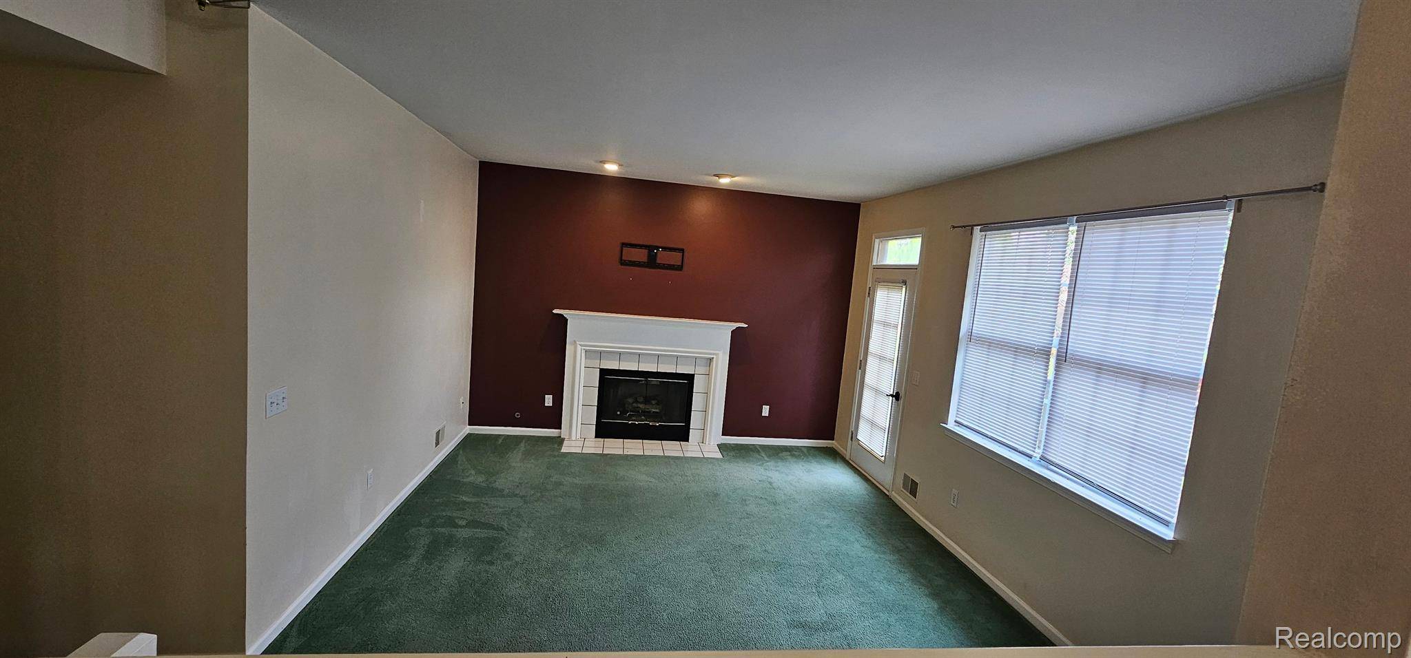 Waterford, MI 48327,322 LAKE MEADOW DR