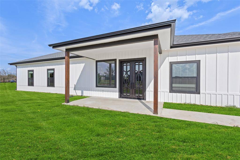 Sumner, TX 75486,1706 County Road 35400