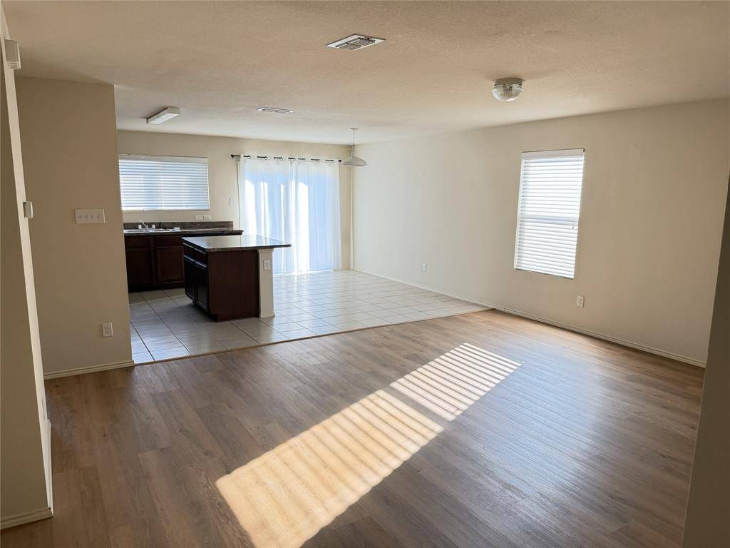 Sherman, TX 75092,1409 S Raven Drive