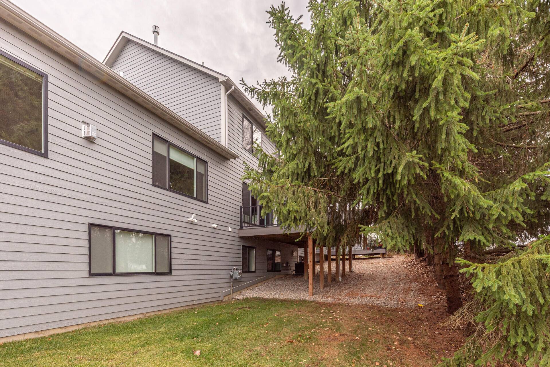 Saline, MI 48176,7034 Black Cherry LN