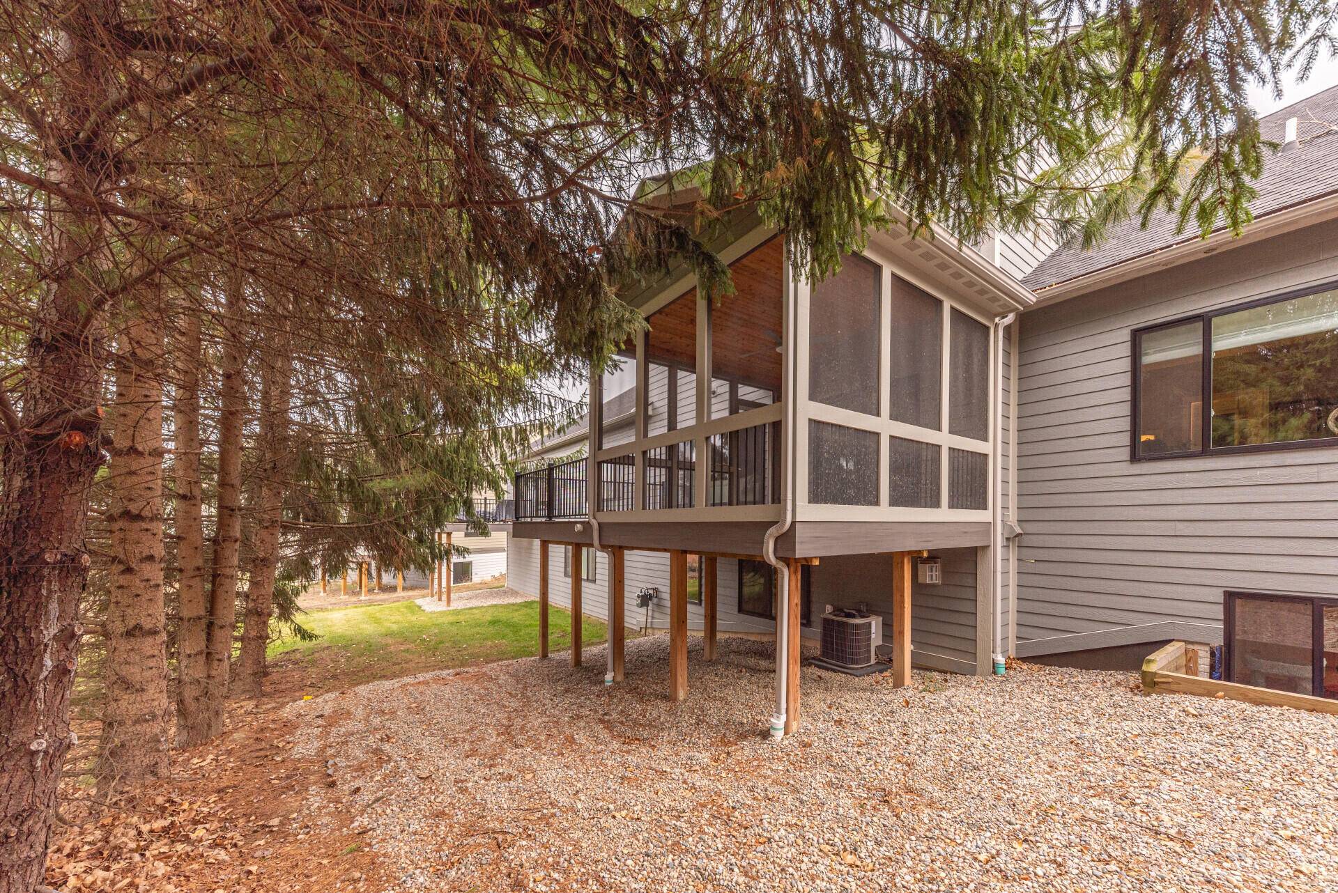 Saline, MI 48176,7034 Black Cherry LN