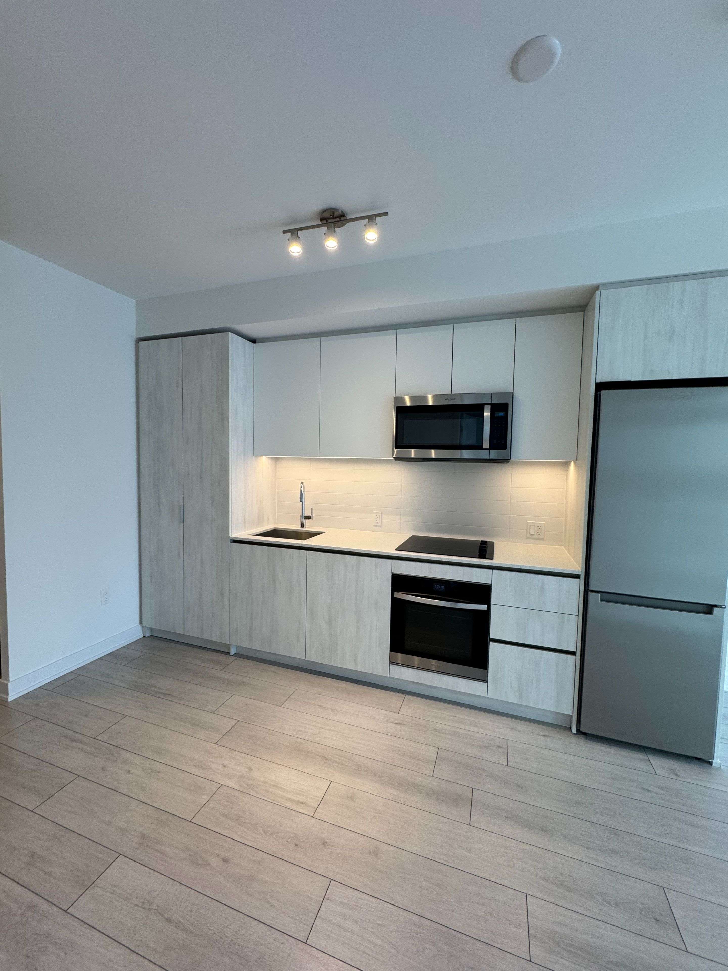 Toronto C07, ON M2M 3T3,5858 Yonge ST #824