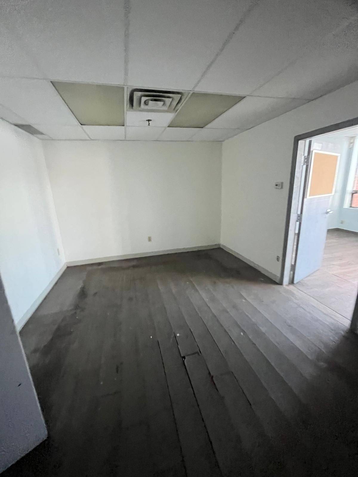 Toronto E11, ON M1B 3R7,20 Venture DR #11