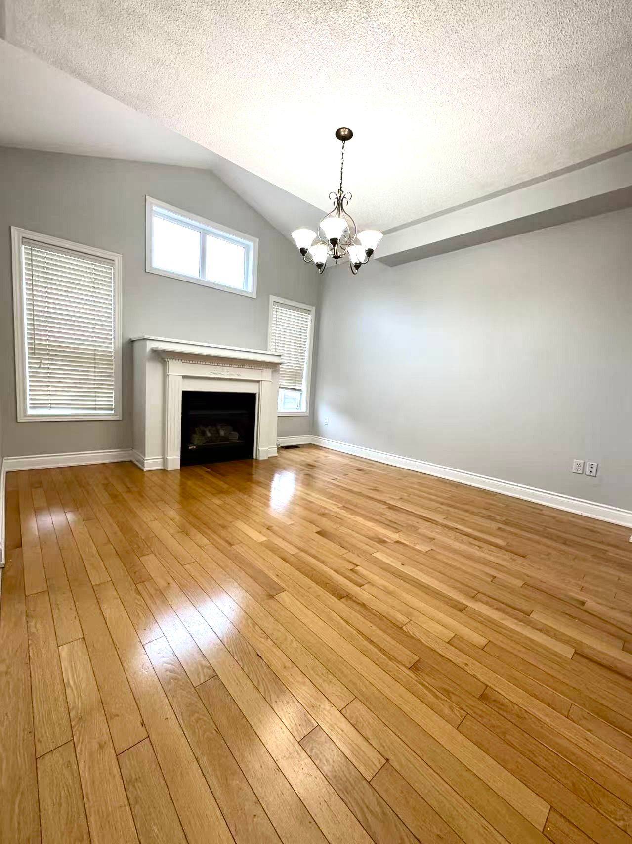 Vaughan, ON L4H 2E3,31 Moraine DR