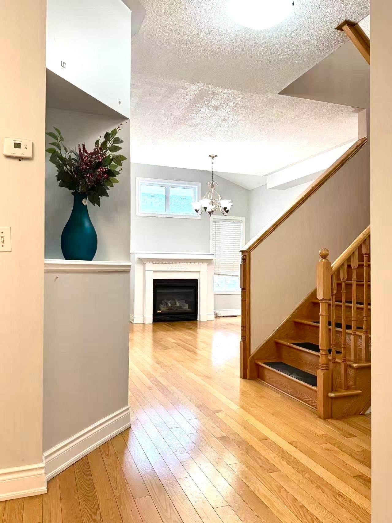 Vaughan, ON L4H 2E3,31 Moraine DR