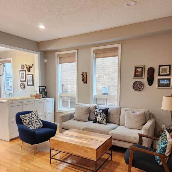 Mississauga, ON L5V 2R3,971 Ledbury CRES