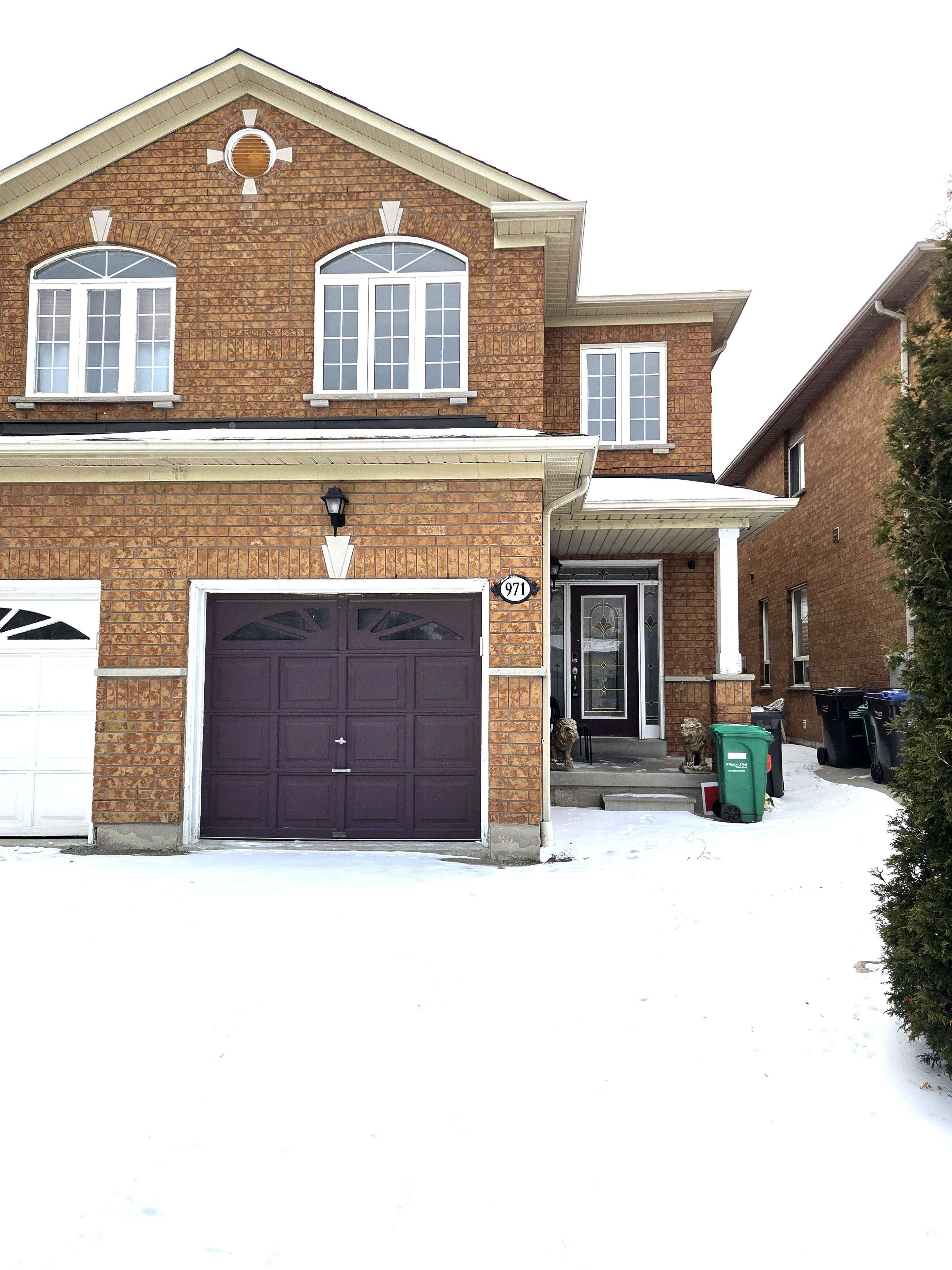 Mississauga, ON L5V 2R3,971 Ledbury CRES