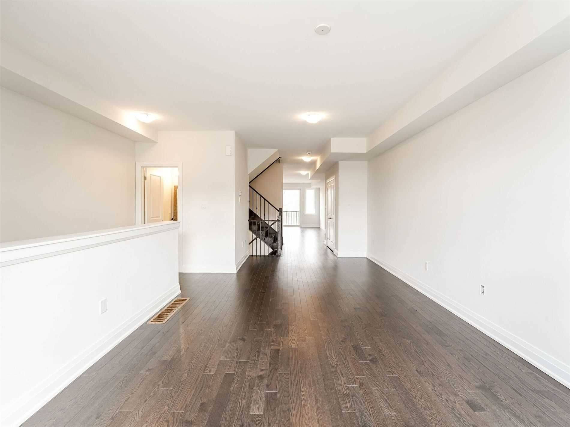 Toronto W04, ON M6L 0A5,15 Wild Rose GDNS